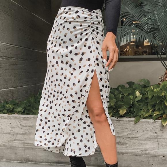 Ruched Printed Midi Skirt - Picture 3 of 8